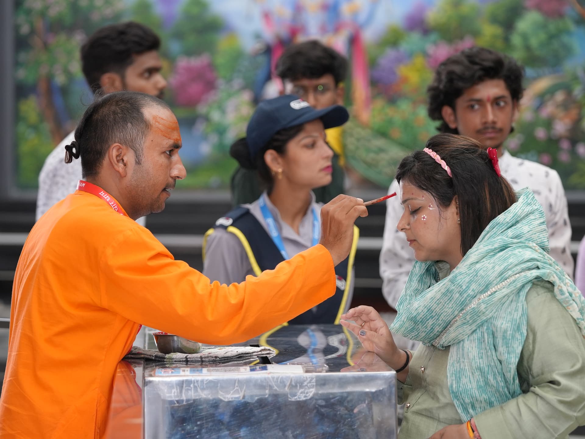 how-to-book-sugam-darshan-at-chaar-dham-temple-vrindavan