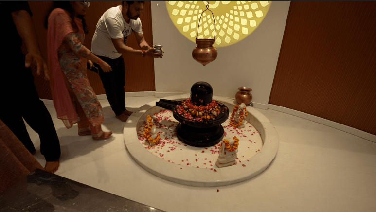 why-chaar-dham-temple-vrindavan-is-a-soulful-pause-in-a-restless-world
