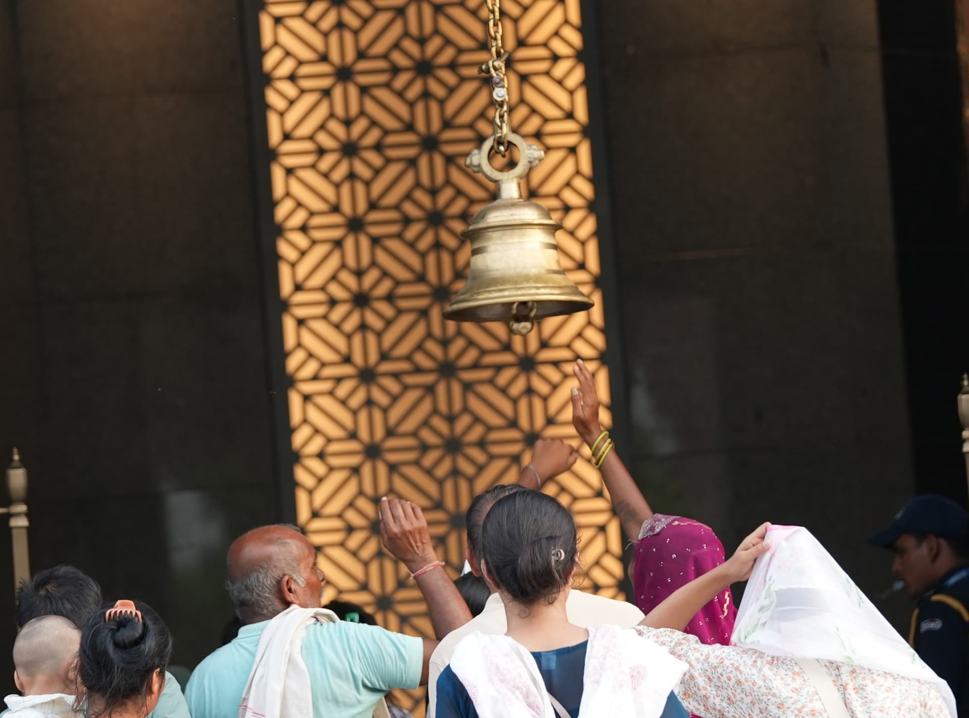 How-temple-bells-sound-frequencies-purify-your-mind-and-space