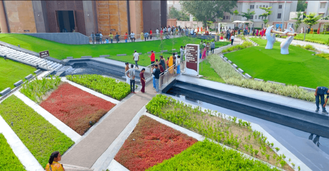 new-year-devotional-at-chaar-dham-temple-vrindavan