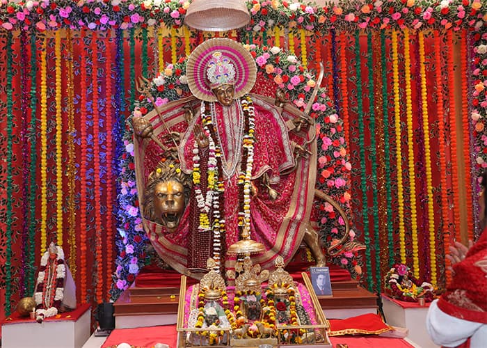vaishno-devi-at-chaar-dham-temple-vrindavan