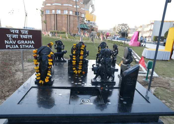 power-of-oil-offering-to-shani-dev-at-chaar-dham