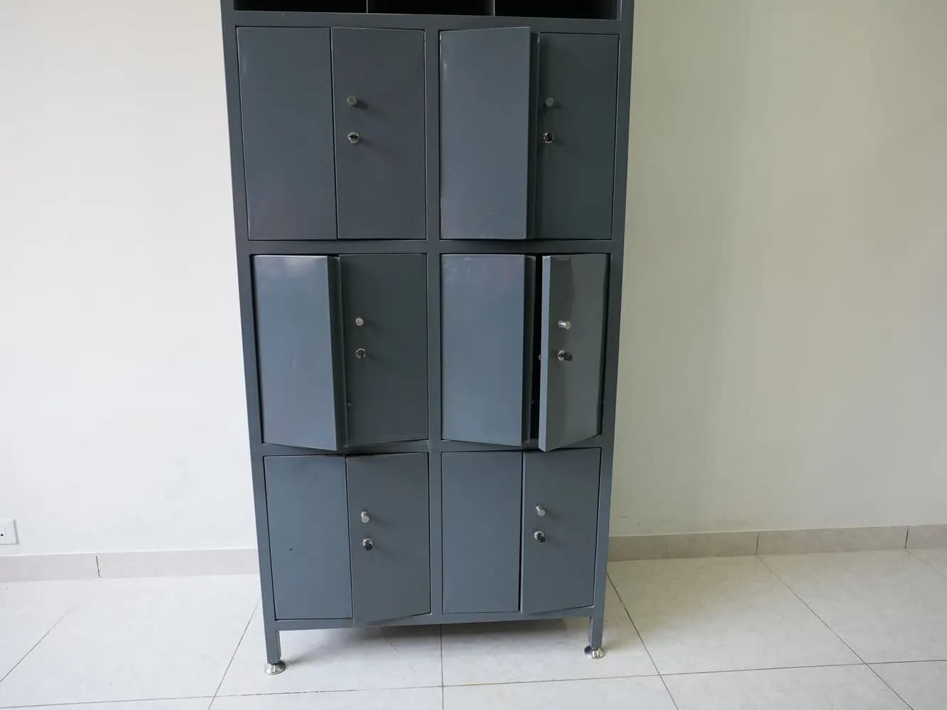 Clock room at Chaar Dham Temple Vrindavan for safe luggage storage.