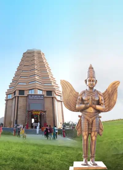   lord garuda at chaar dham temple vrindavan