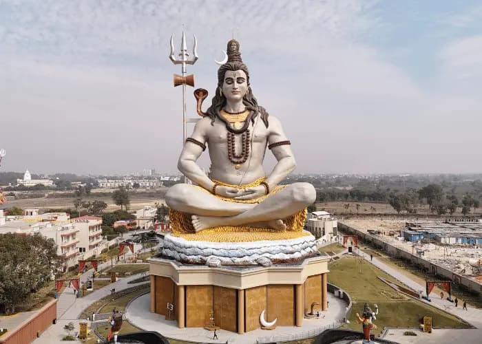 Shiv Dham Temple at Chaar Dham Vrindavan.