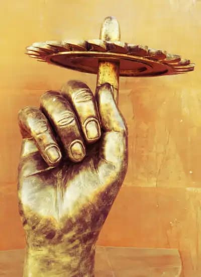   sudershan chakra at chaar dham temple vrindavan