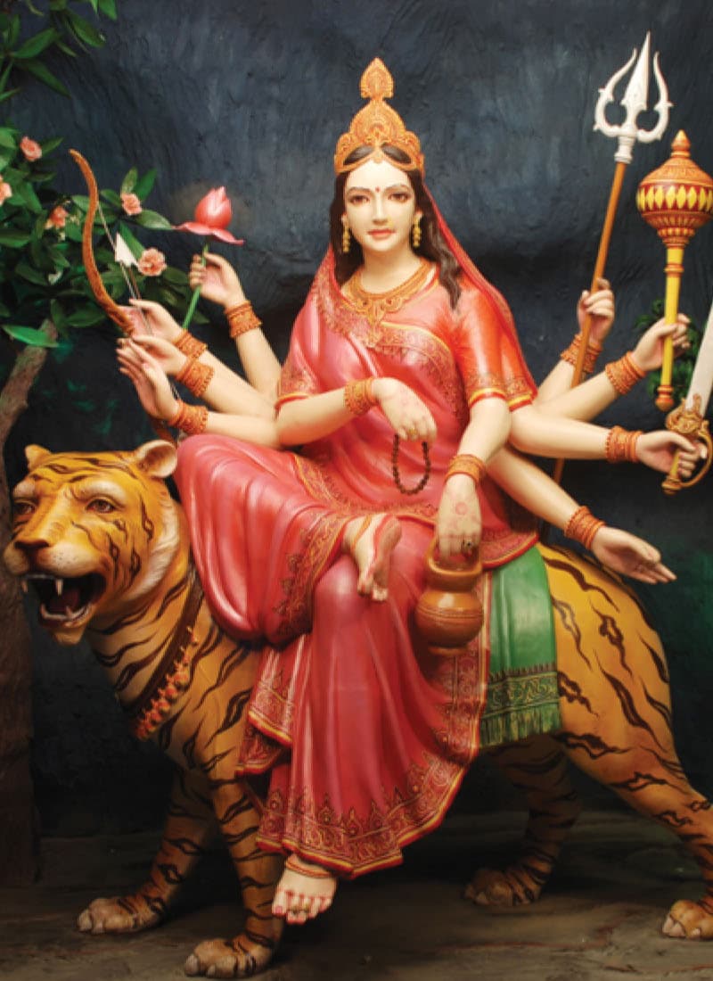 Visit the Chaar Dham temple in Vrindavan for the darshan of Maa Chandraghanta.