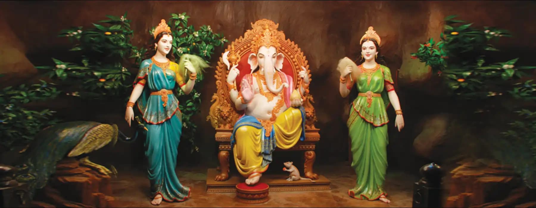 Do the darshan & visit the ganpati temple at chaar dham vrindavan