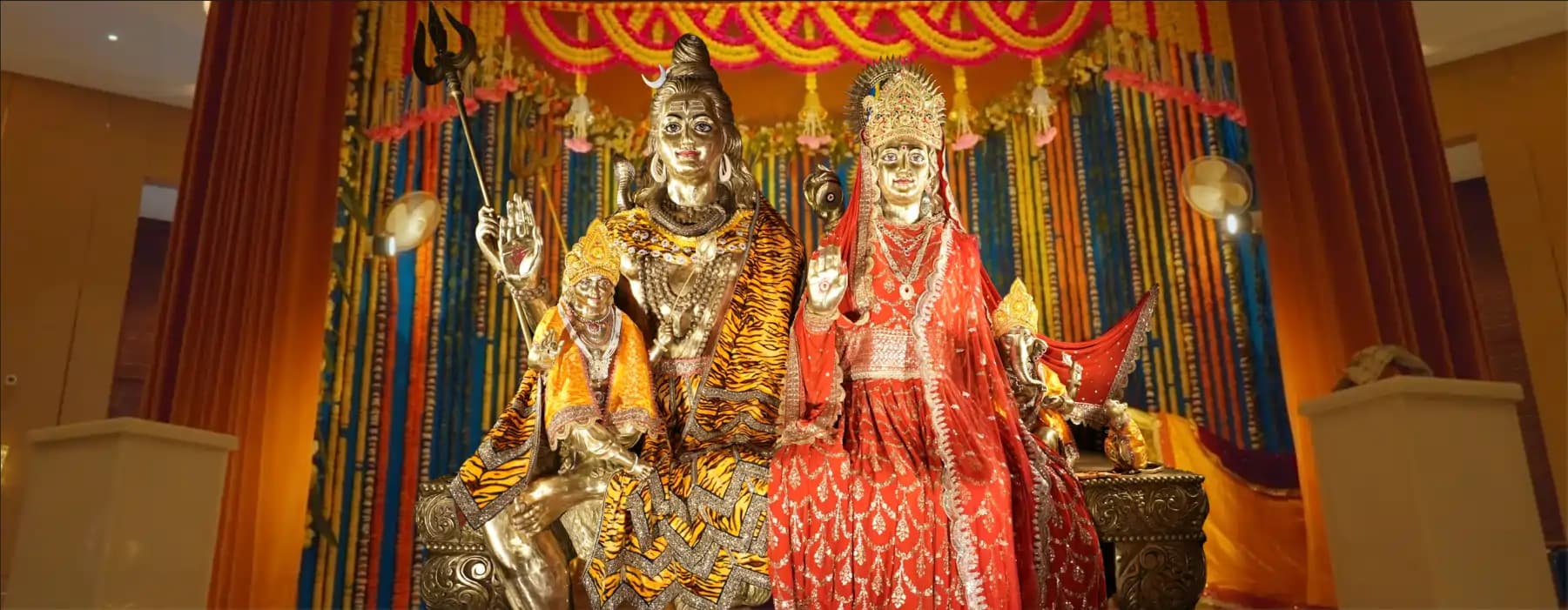 Pictures of the Shiv Parivar idol at Chaardham Temple in Vrindavan