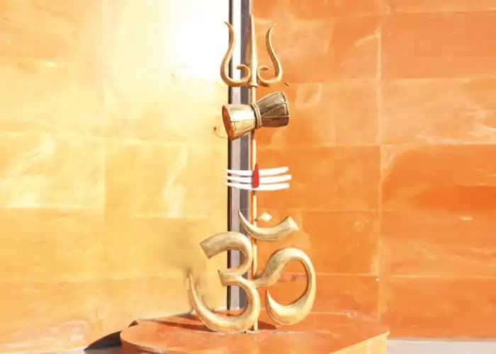 Trishul Damru Tripund and Om