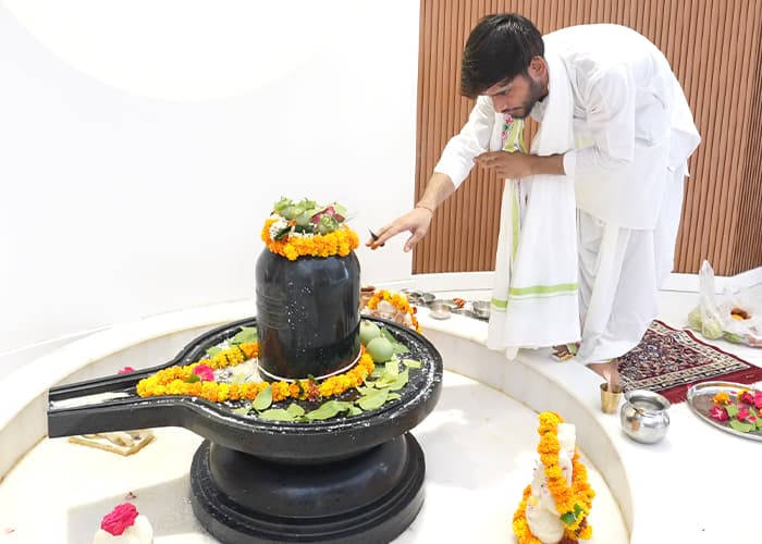 5-things-you-must-experience-during-the-visit-to-chaar-dham-temple-vrindavan